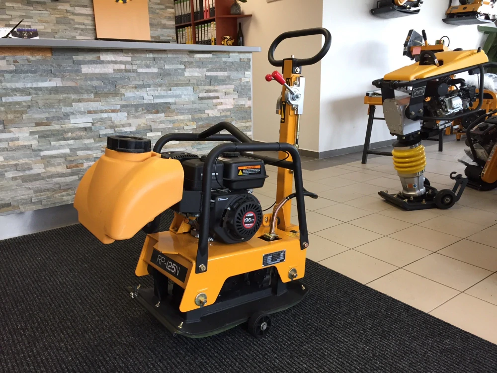 Reverzní vibrační deska LUMAG RP-i25N – 25 kN, skrápění